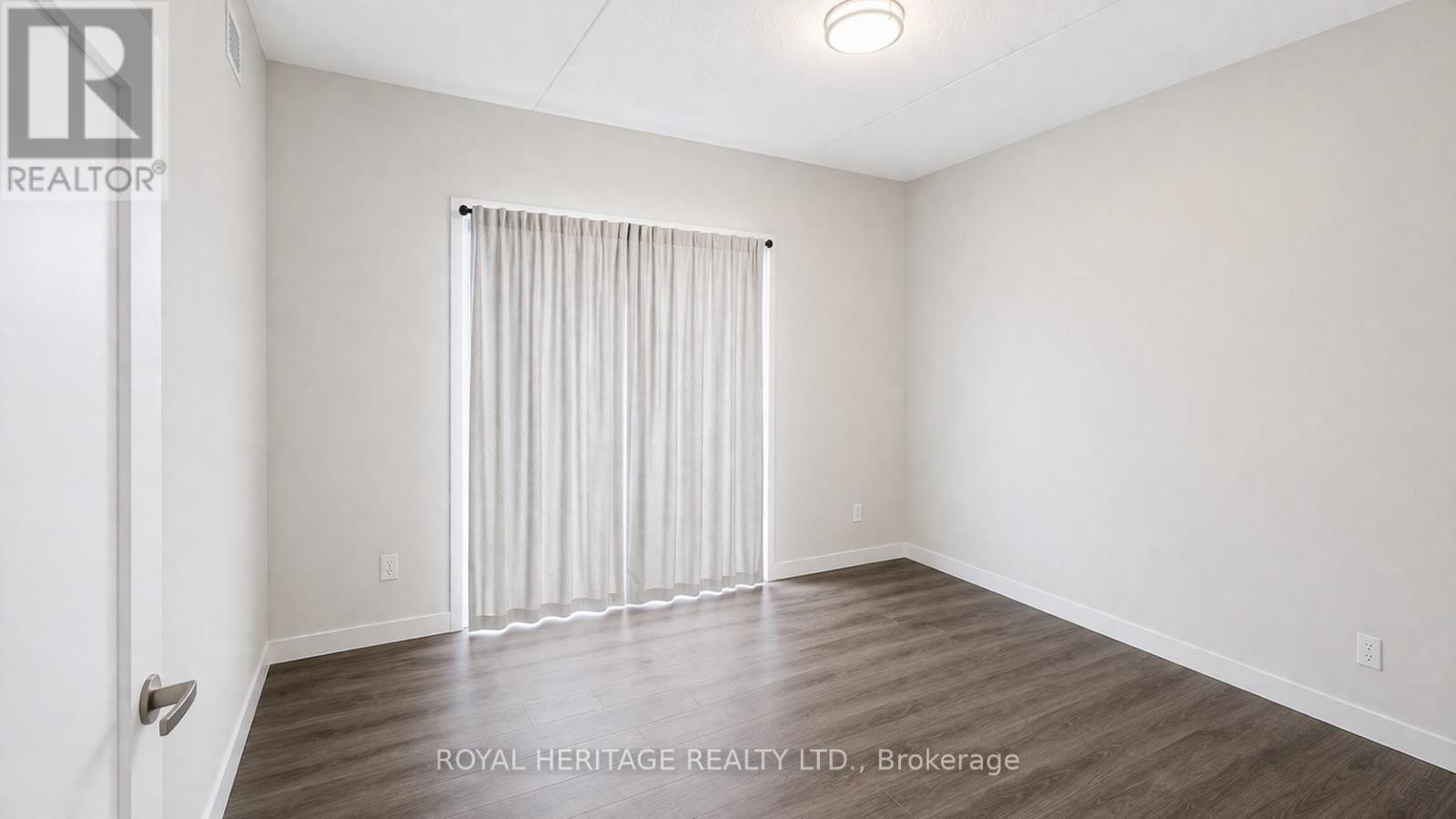 












511 - 15 QUEEN STREET S

,
Hamilton (Central),




Ontario
L8P3R6

