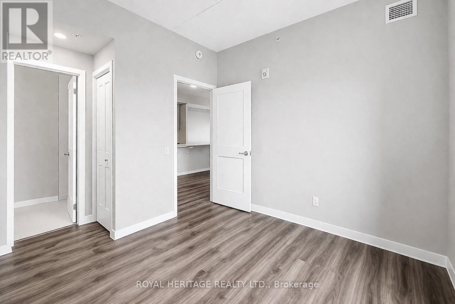 












511 - 15 QUEEN STREET S

,
Hamilton (Central),




Ontario
L8P3R6

