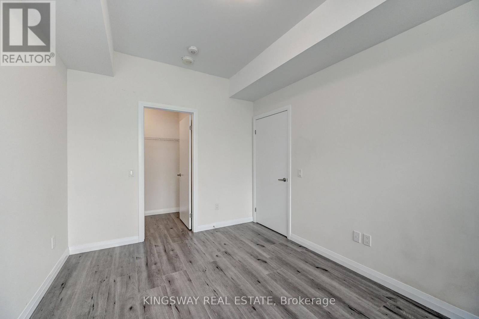 












801 - 60 CHARLES STREET W

,
Kitchener,




Ontario
N2G0C9

