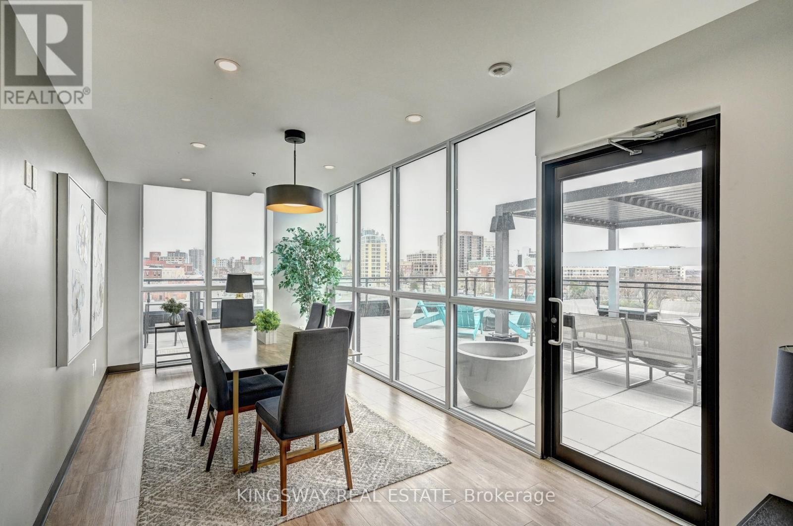 












801 - 60 CHARLES STREET W

,
Kitchener,




Ontario
N2G0C9

