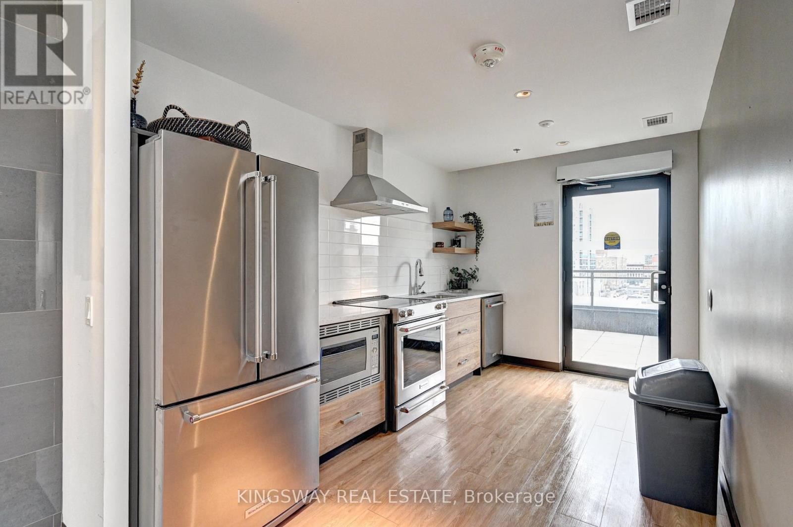 












801 - 60 CHARLES STREET W

,
Kitchener,




Ontario
N2G0C9


