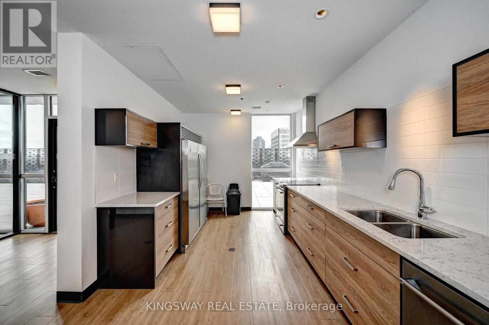 












801 - 60 CHARLES STREET W

,
Kitchener,




Ontario
N2G0C9

