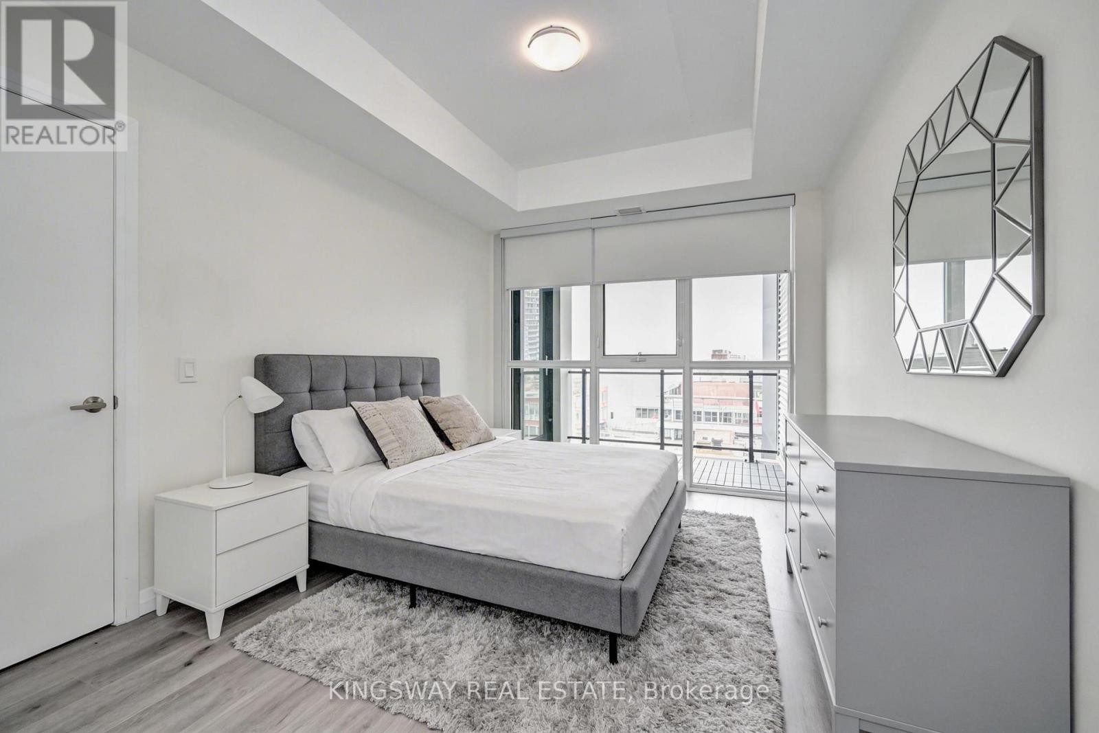 












801 - 60 CHARLES STREET W

,
Kitchener,




Ontario
N2G0C9

