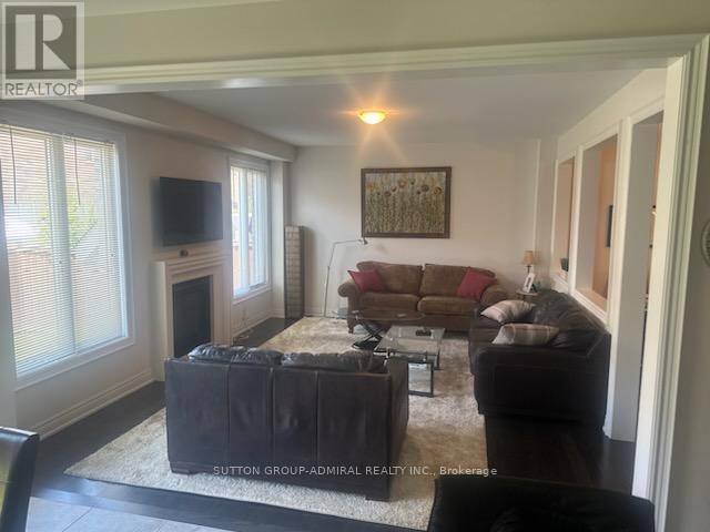 












124 FINGLAND CRESCENT

,
Hamilton (Waterdown),




Ontario
L8B0S7

