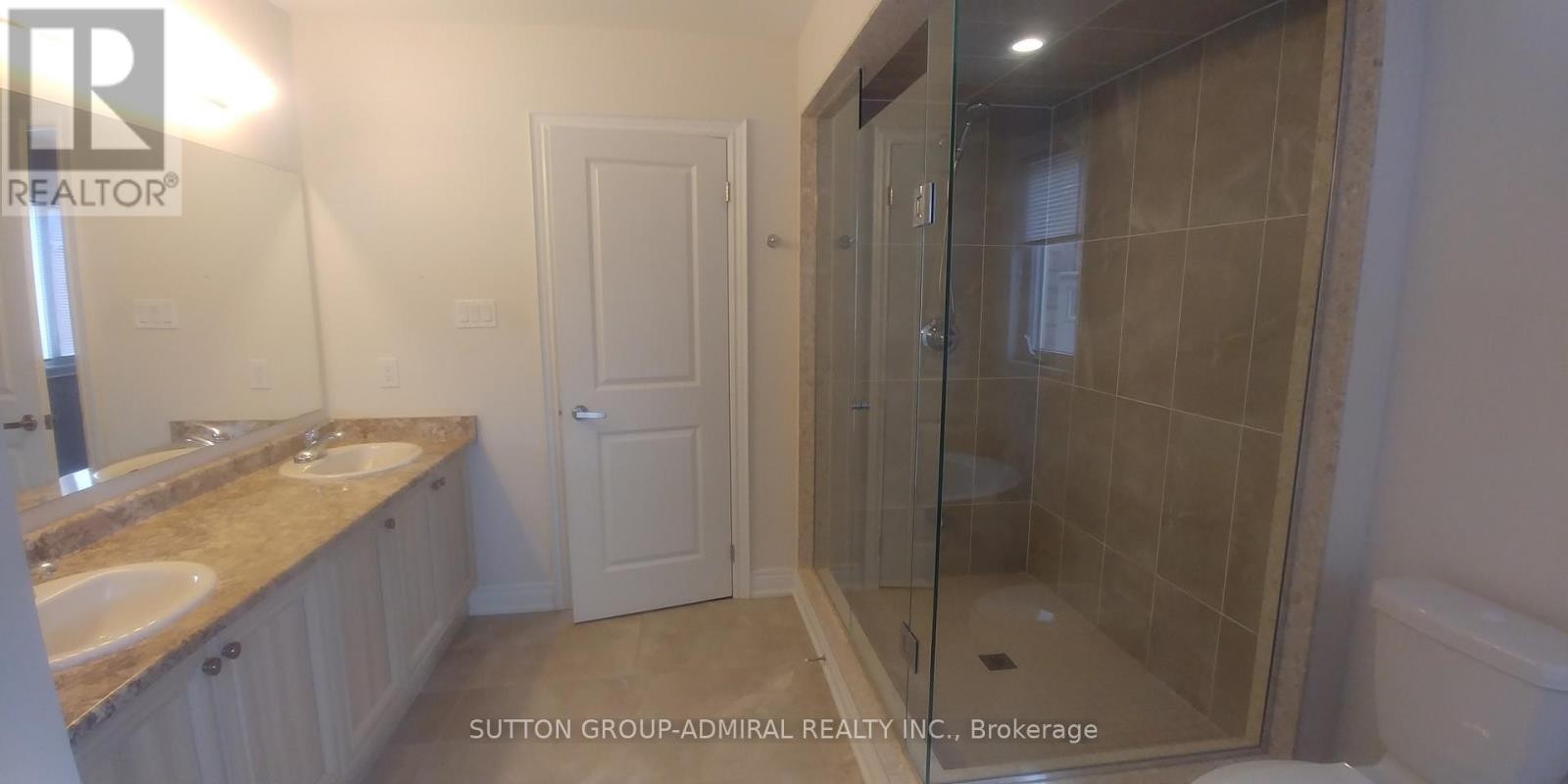 












124 FINGLAND CRESCENT

,
Hamilton (Waterdown),




Ontario
L8B0S7

