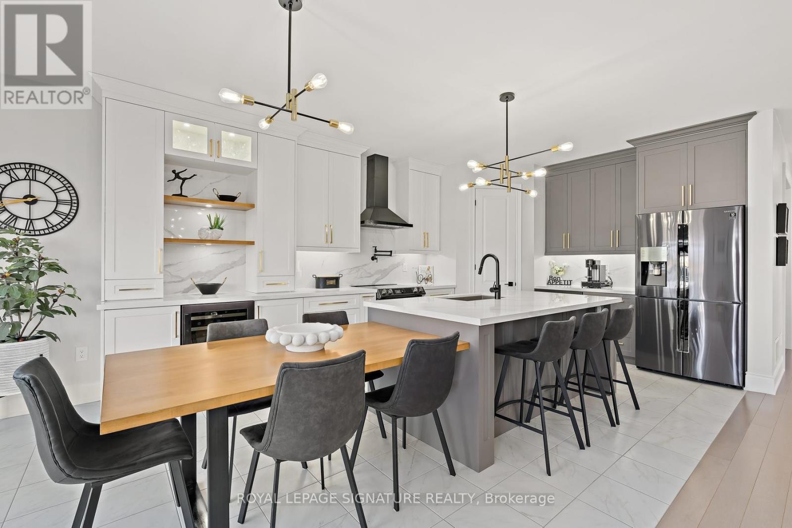 












737 GILMOUR CRESCENT

,
Shelburne,




Ontario
L9V3X2

