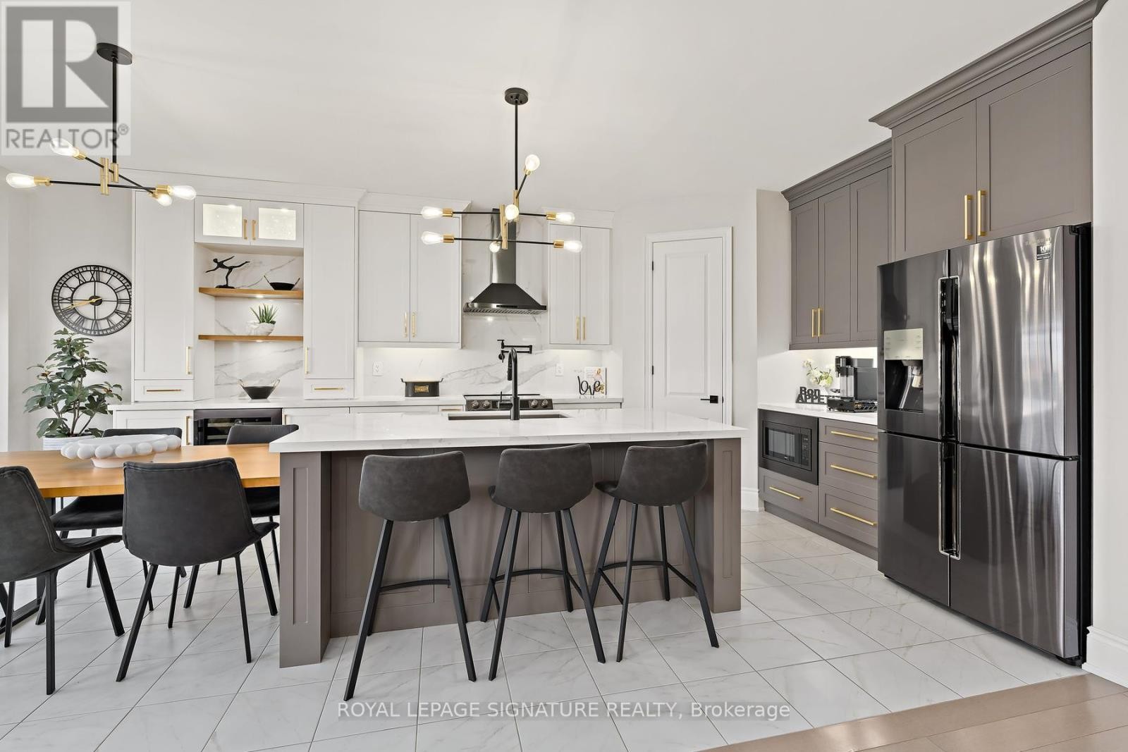 












737 GILMOUR CRESCENT

,
Shelburne,




Ontario
L9V3X2

