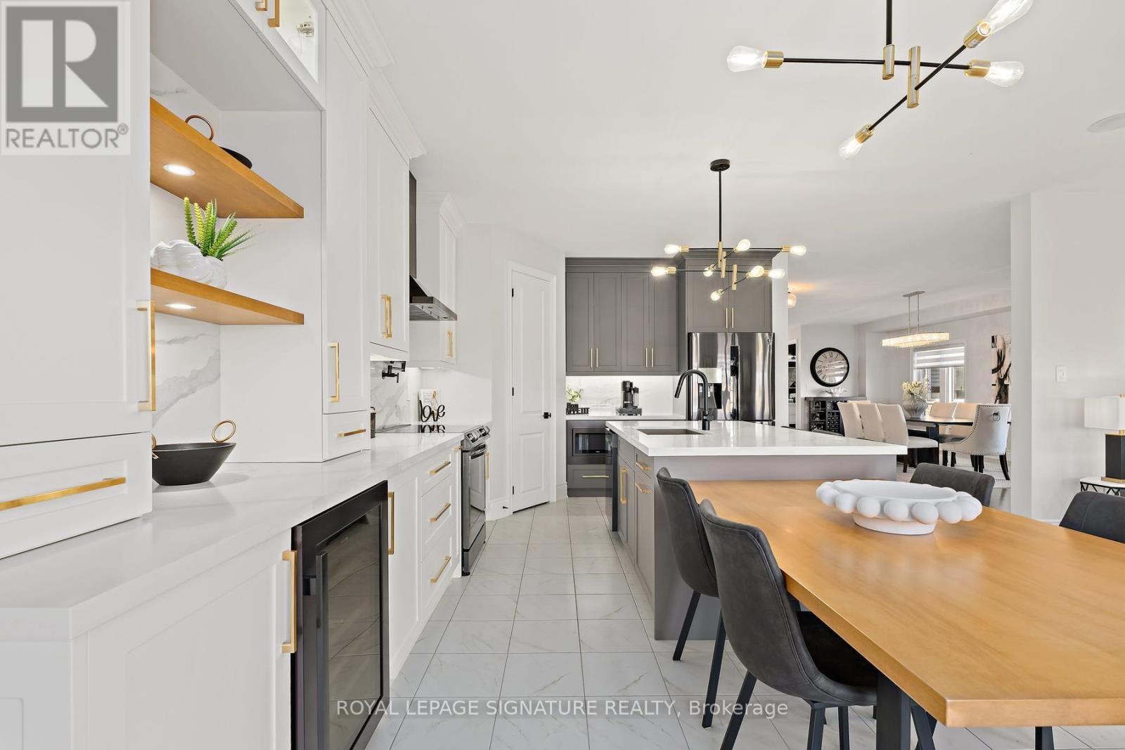 












737 GILMOUR CRESCENT

,
Shelburne,




Ontario
L9V3X2

