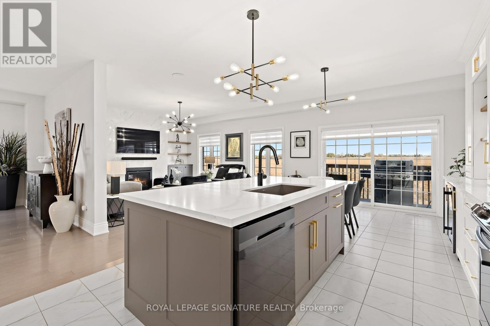 












737 GILMOUR CRESCENT

,
Shelburne,




Ontario
L9V3X2

