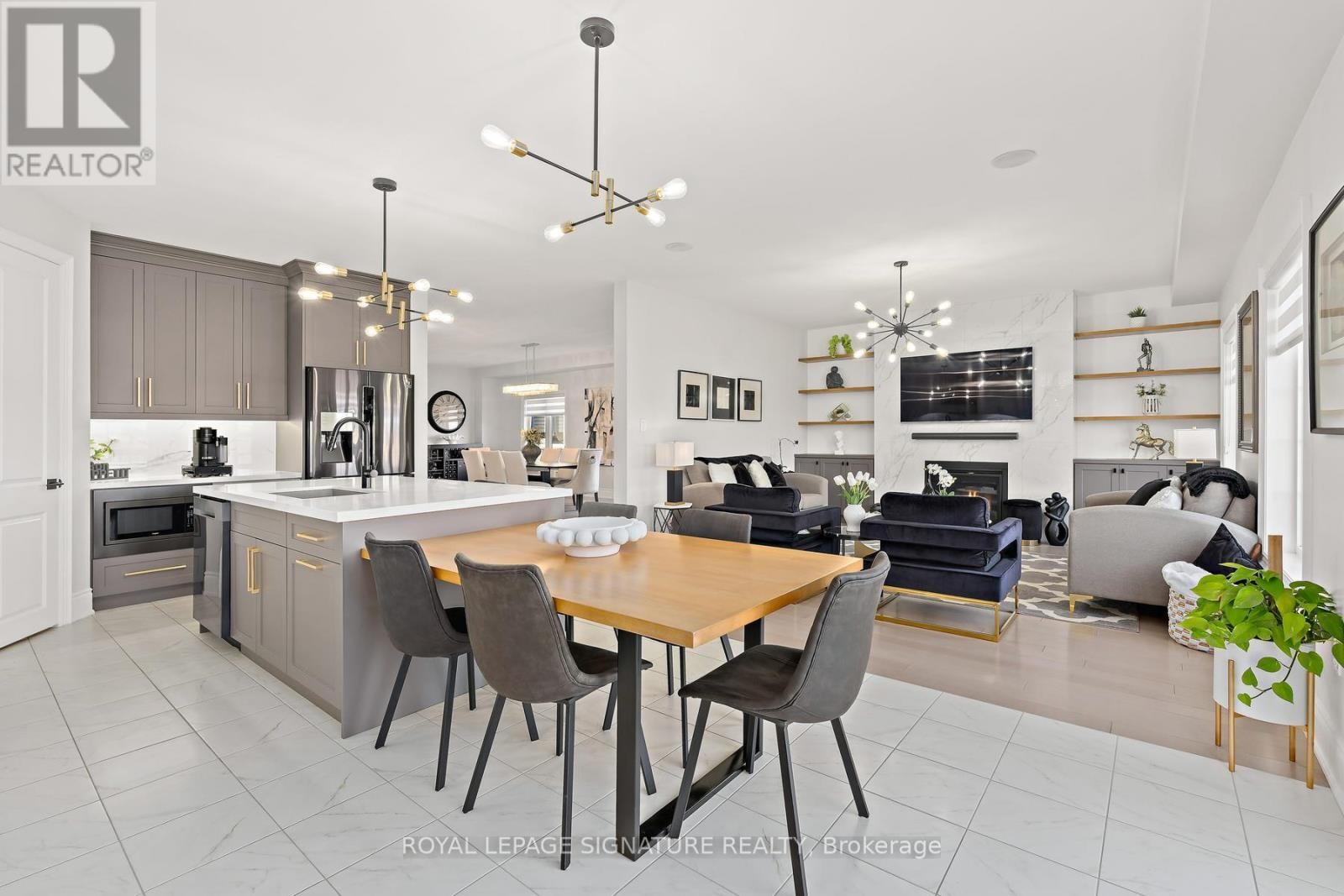 












737 GILMOUR CRESCENT

,
Shelburne,




Ontario
L9V3X2


