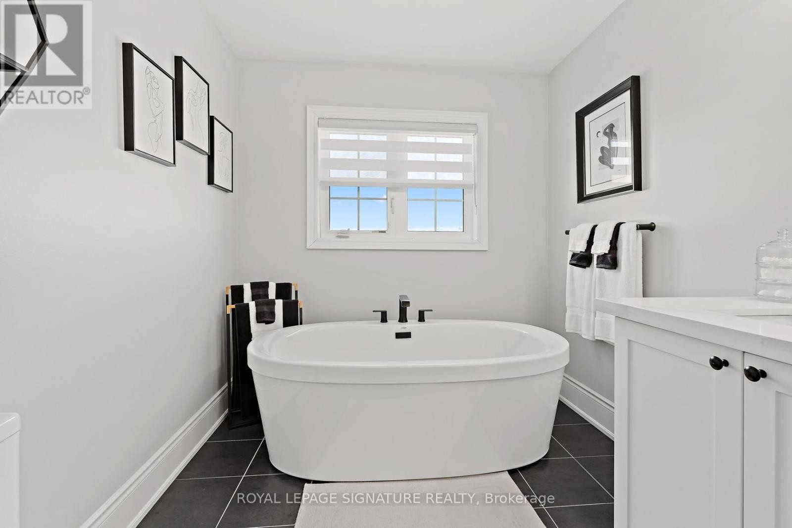 












737 GILMOUR CRESCENT

,
Shelburne,




Ontario
L9V3X2

