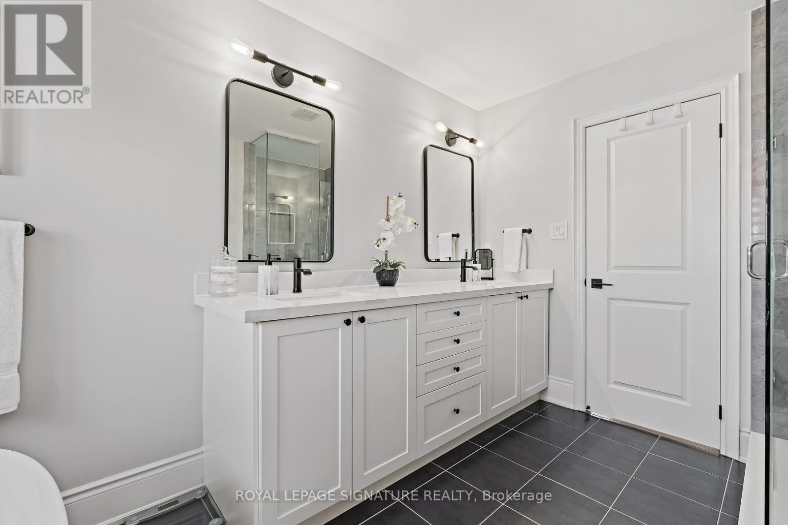 












737 GILMOUR CRESCENT

,
Shelburne,




Ontario
L9V3X2

