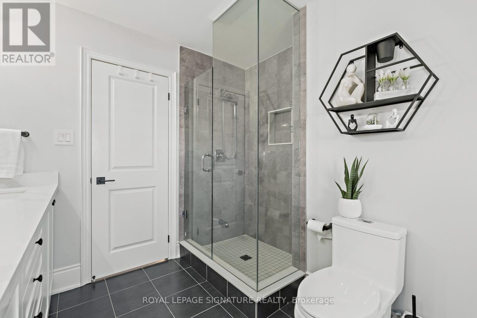 












737 GILMOUR CRESCENT

,
Shelburne,




Ontario
L9V3X2

