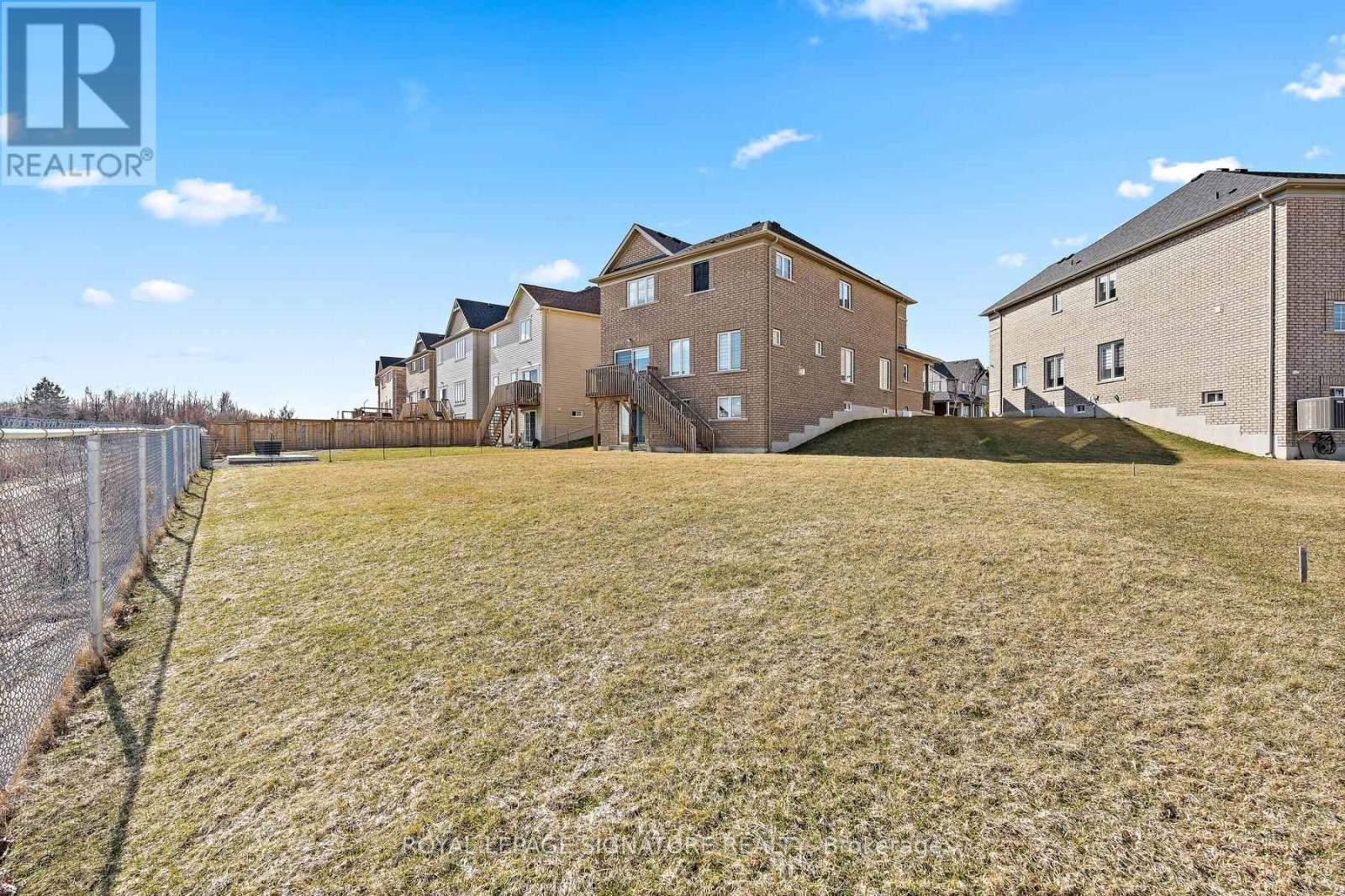 












737 GILMOUR CRESCENT

,
Shelburne,




Ontario
L9V3X2

