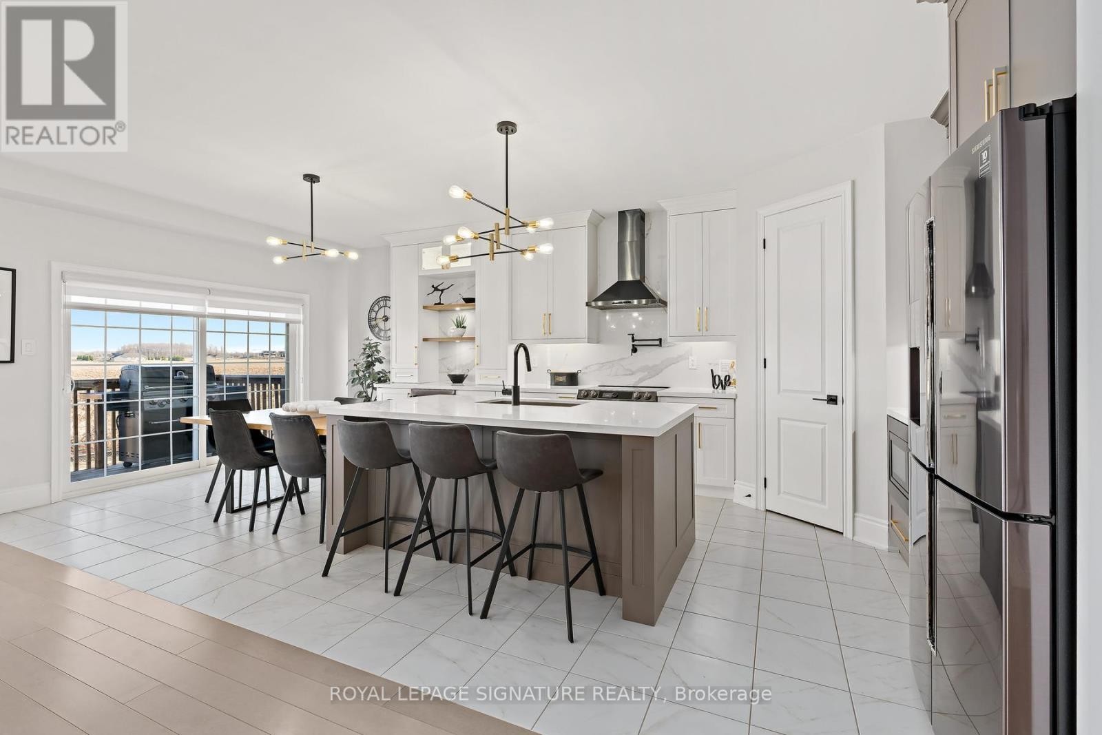 












737 GILMOUR CRESCENT

,
Shelburne,




Ontario
L9V3X2

