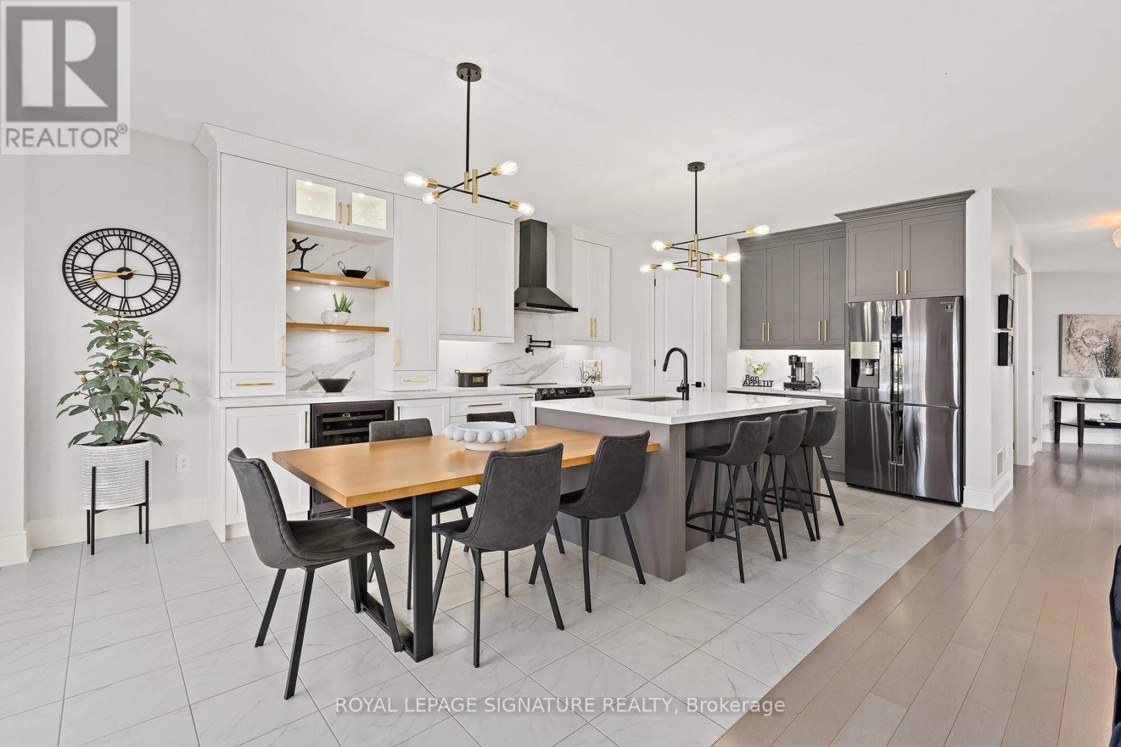 












737 GILMOUR CRESCENT

,
Shelburne,




Ontario
L9V3X2

