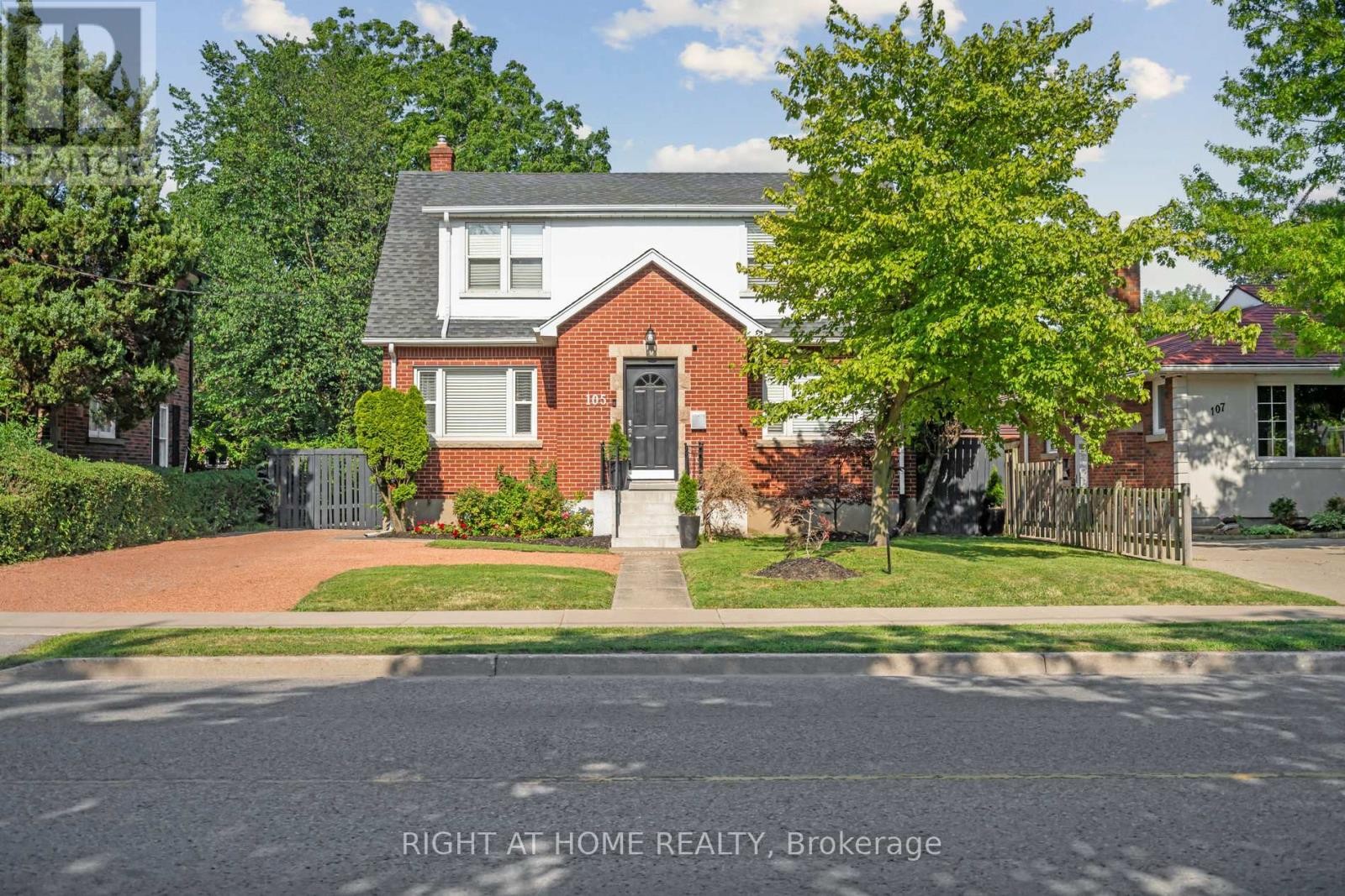 












105 GLENRIDGE AVENUE

,
St. Catharines (Old Glenridge),




Ontario
L2R4X5

