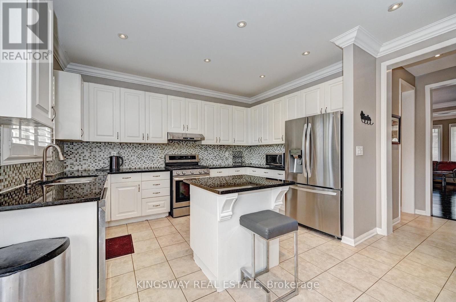












48 OSGOODE STREET

,
Cambridge,




Ontario
N3C0E8

