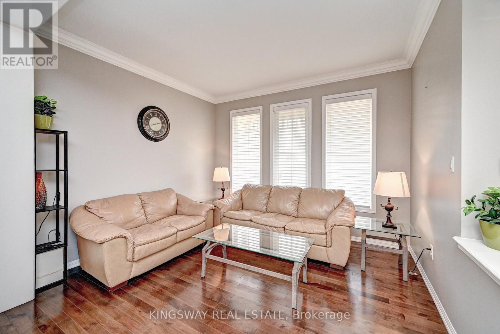 












48 OSGOODE STREET

,
Cambridge,




Ontario
N3C0E8

