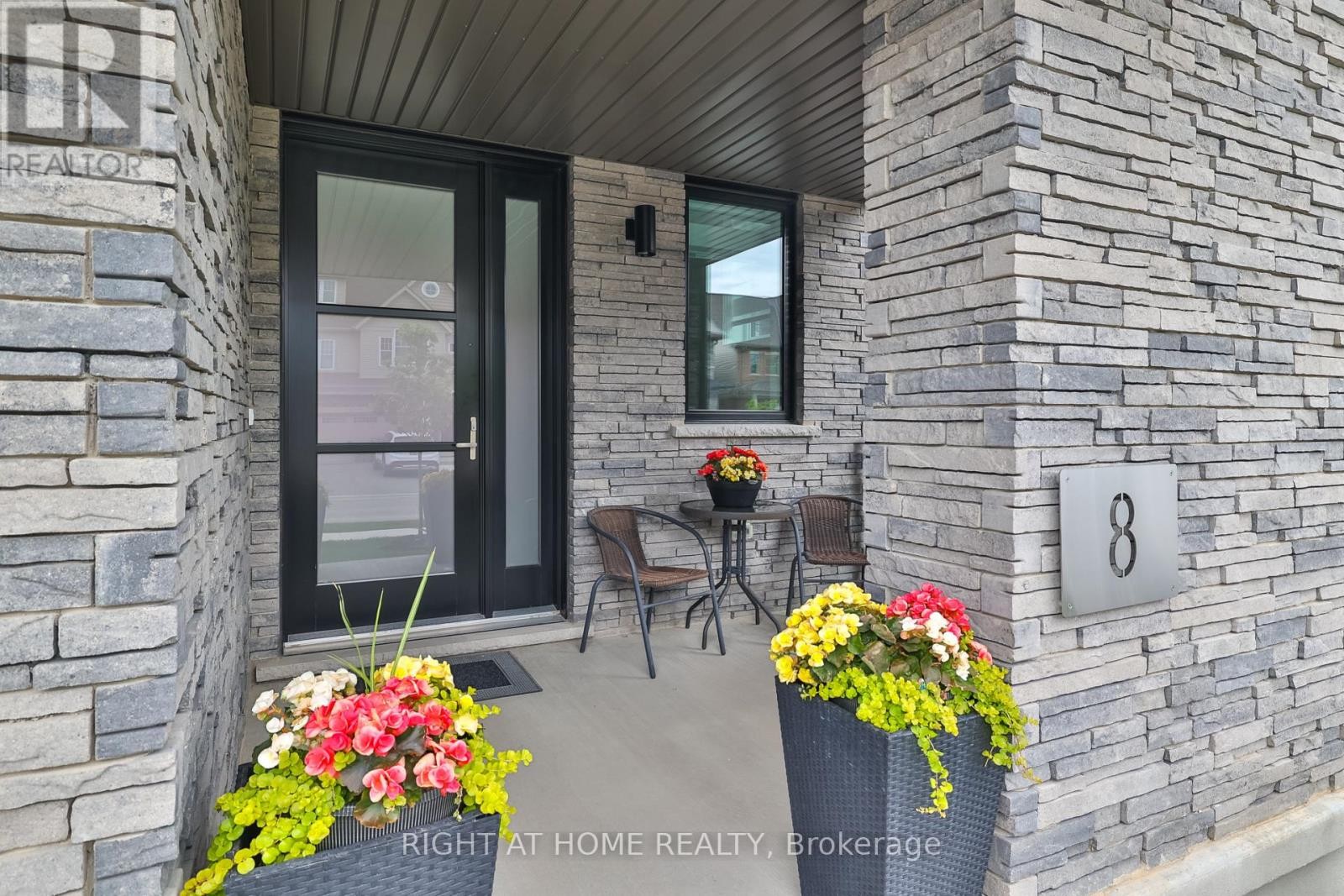 












8 RYDER AVENUE

,
Guelph (Kortright West),




Ontario
N1G4V5


