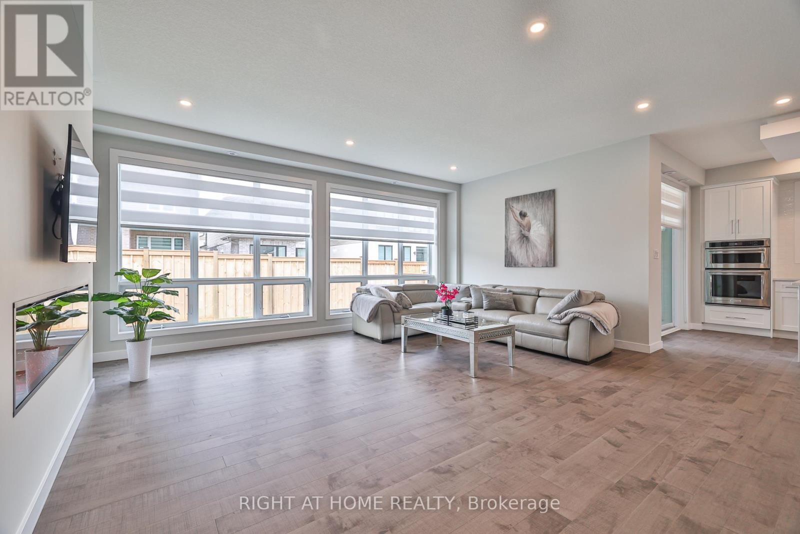 












8 RYDER AVENUE

,
Guelph (Kortright West),




Ontario
N1G4V5


