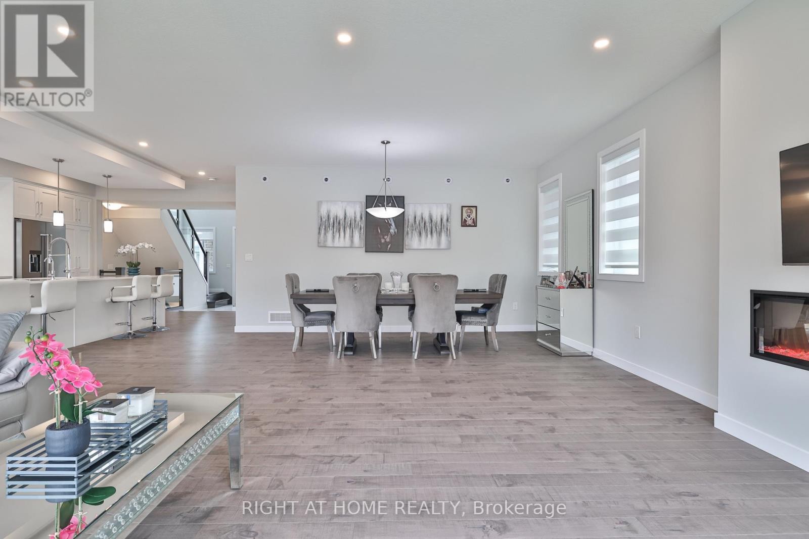 












8 RYDER AVENUE

,
Guelph (Kortright West),




Ontario
N1G4V5

