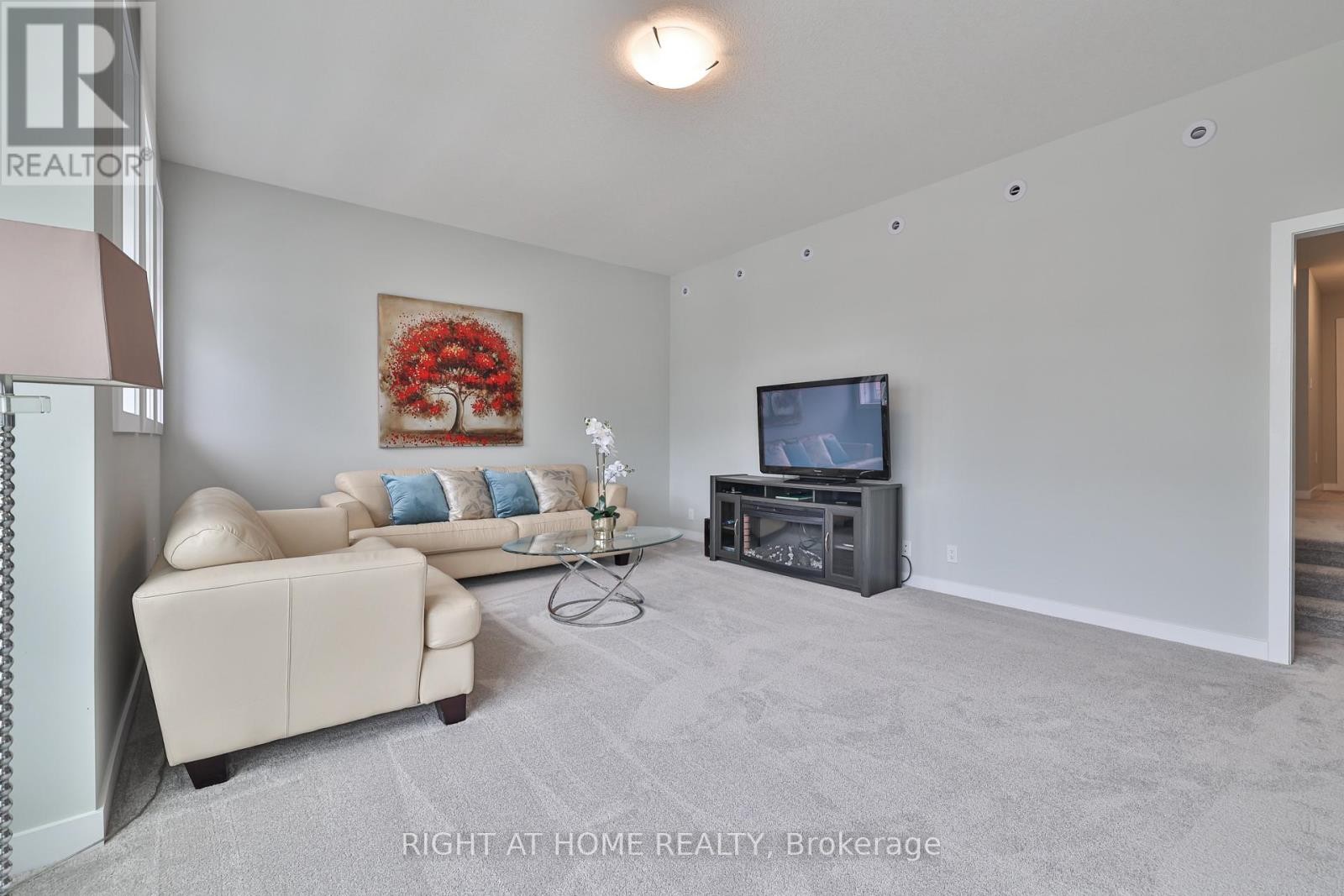 












8 RYDER AVENUE

,
Guelph (Kortright West),




Ontario
N1G4V5

