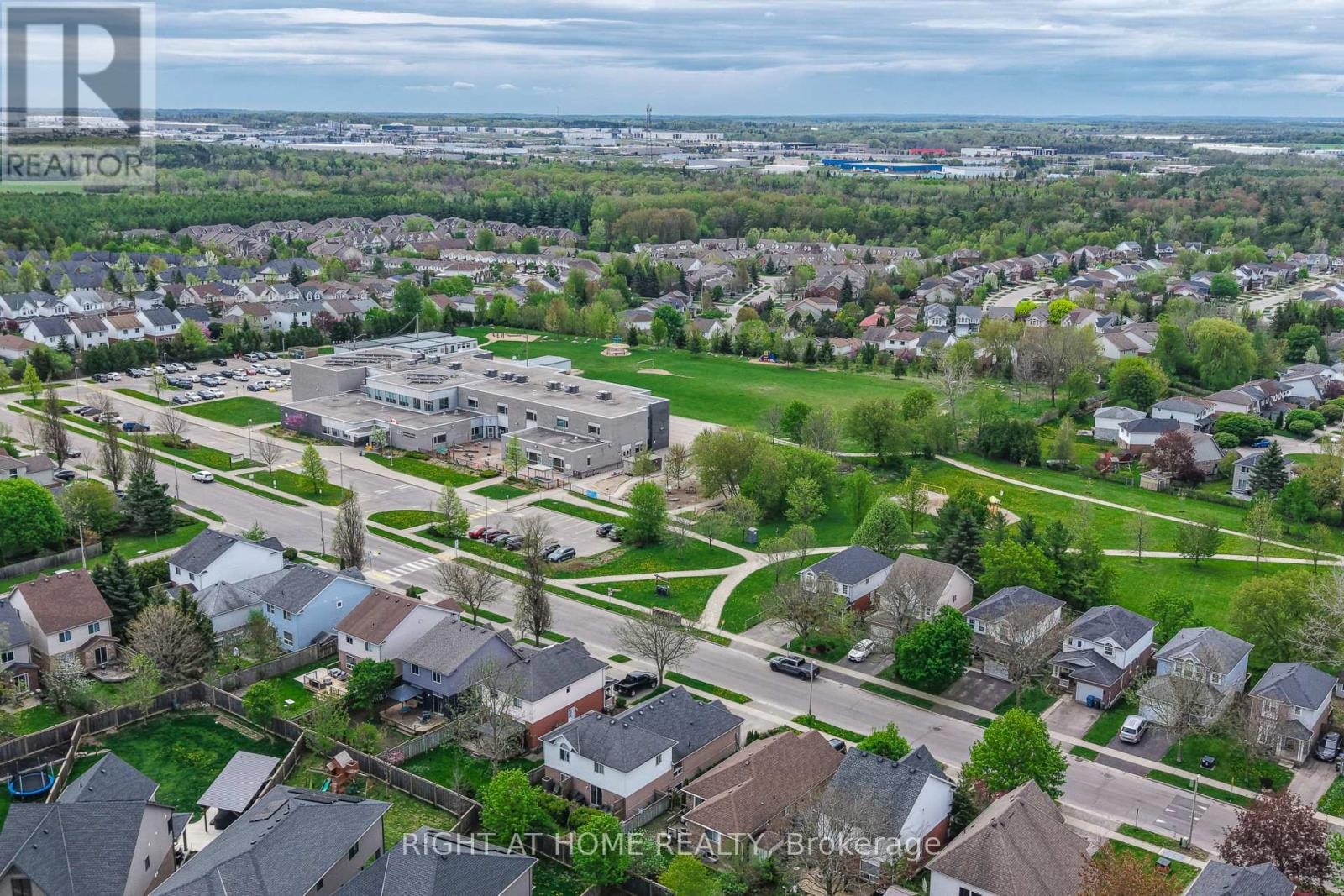 












8 RYDER AVENUE

,
Guelph (Kortright West),




Ontario
N1G4V5

