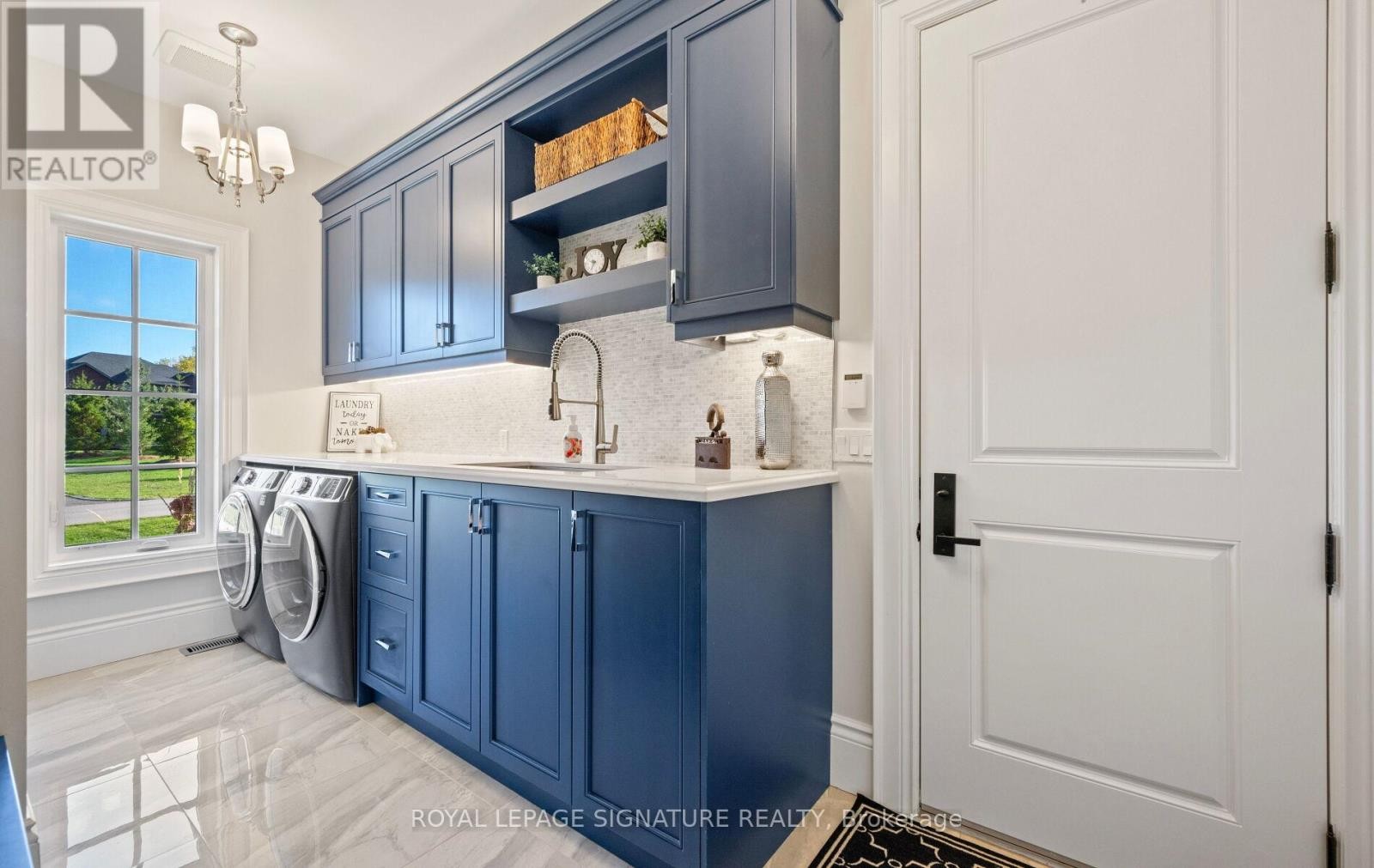 












161 PERRYMAN COURT

,
Erin,




Ontario
N0B1H0

