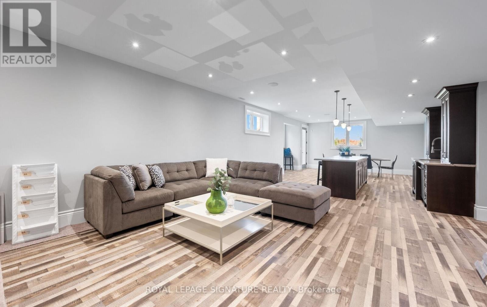 












161 PERRYMAN COURT

,
Erin,




Ontario
N0B1H0

