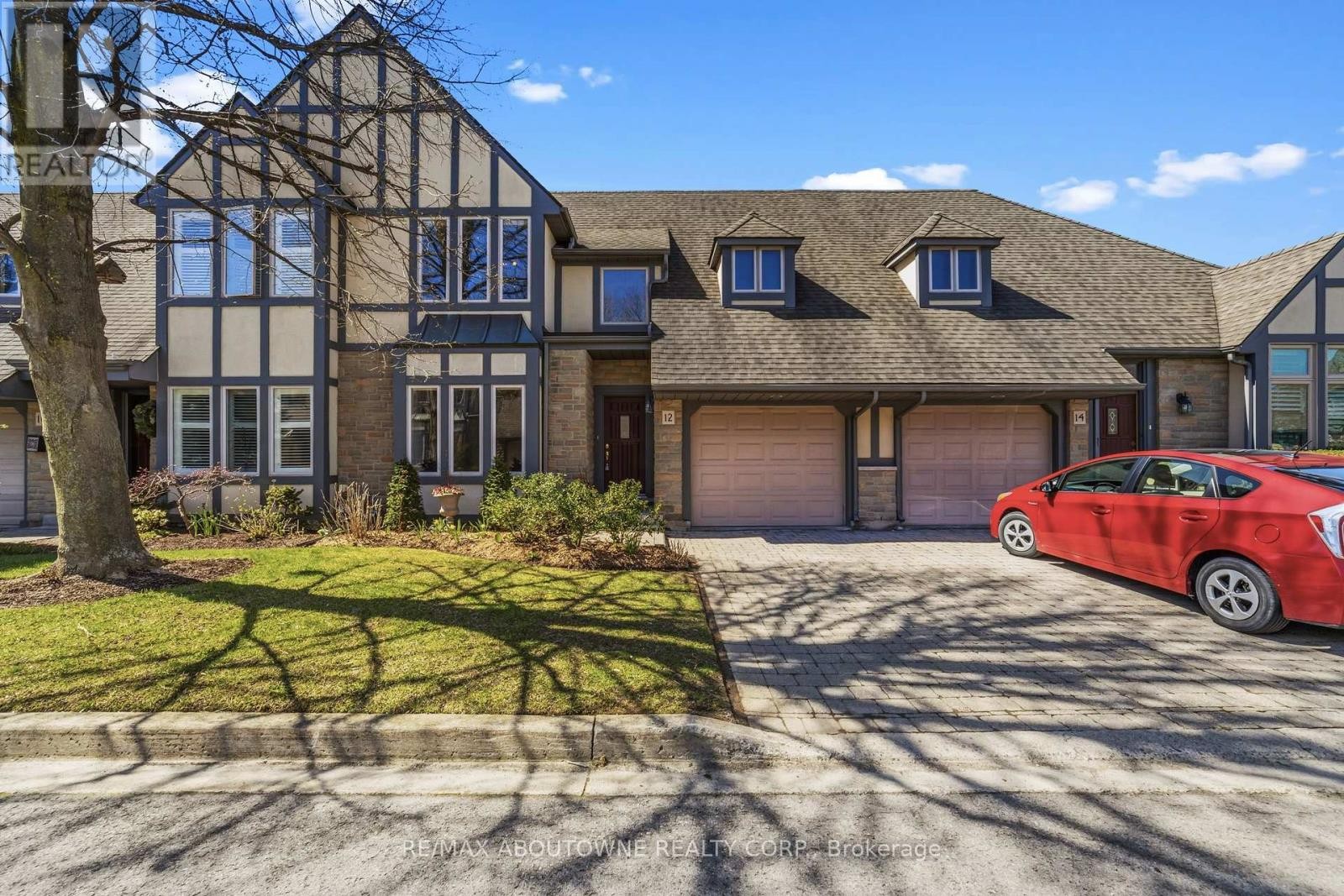 












12 - 575 SIMCOE STREET

,
Niagara-on-the-Lake (Town),




Ontario
L0S1J0

