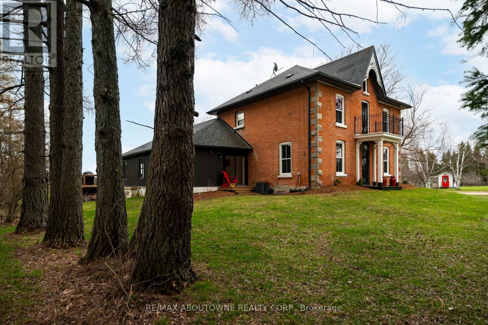 












674217 HURONTARIO STREET

,
Mono,




Ontario
L9W5R9

