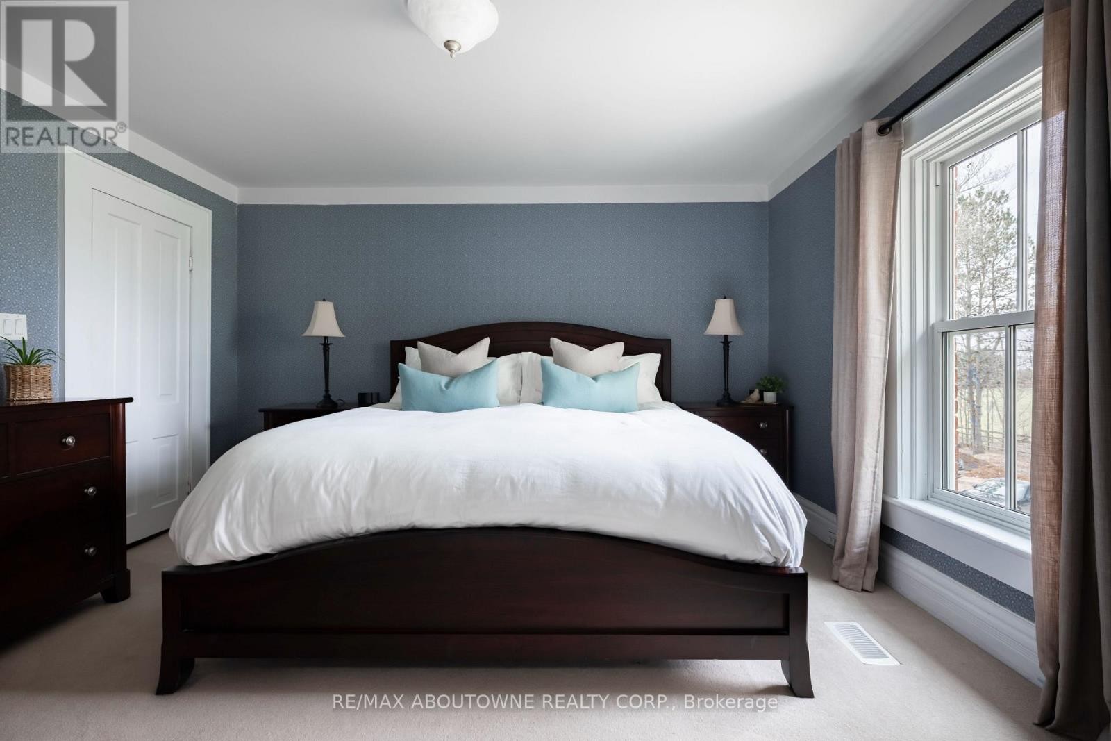 












674217 HURONTARIO STREET

,
Mono,




Ontario
L9W5R9

