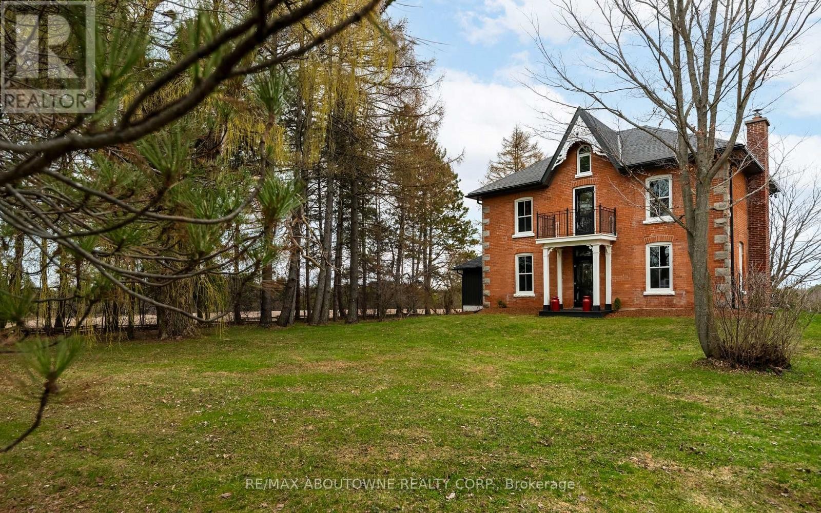 












674217 HURONTARIO STREET

,
Mono,




Ontario
L9W5R9

