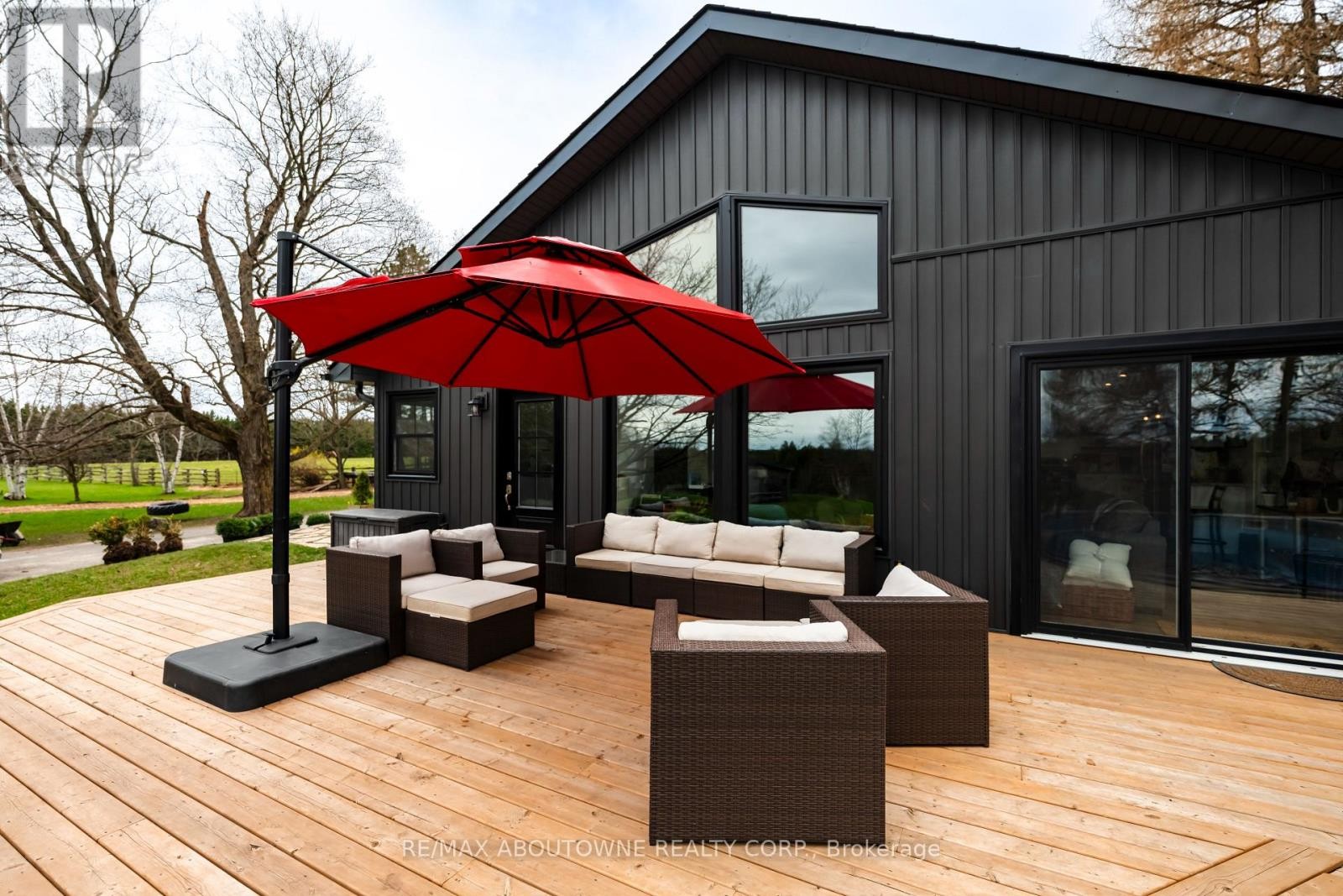 












674217 HURONTARIO STREET

,
Mono,




Ontario
L9W5R9

