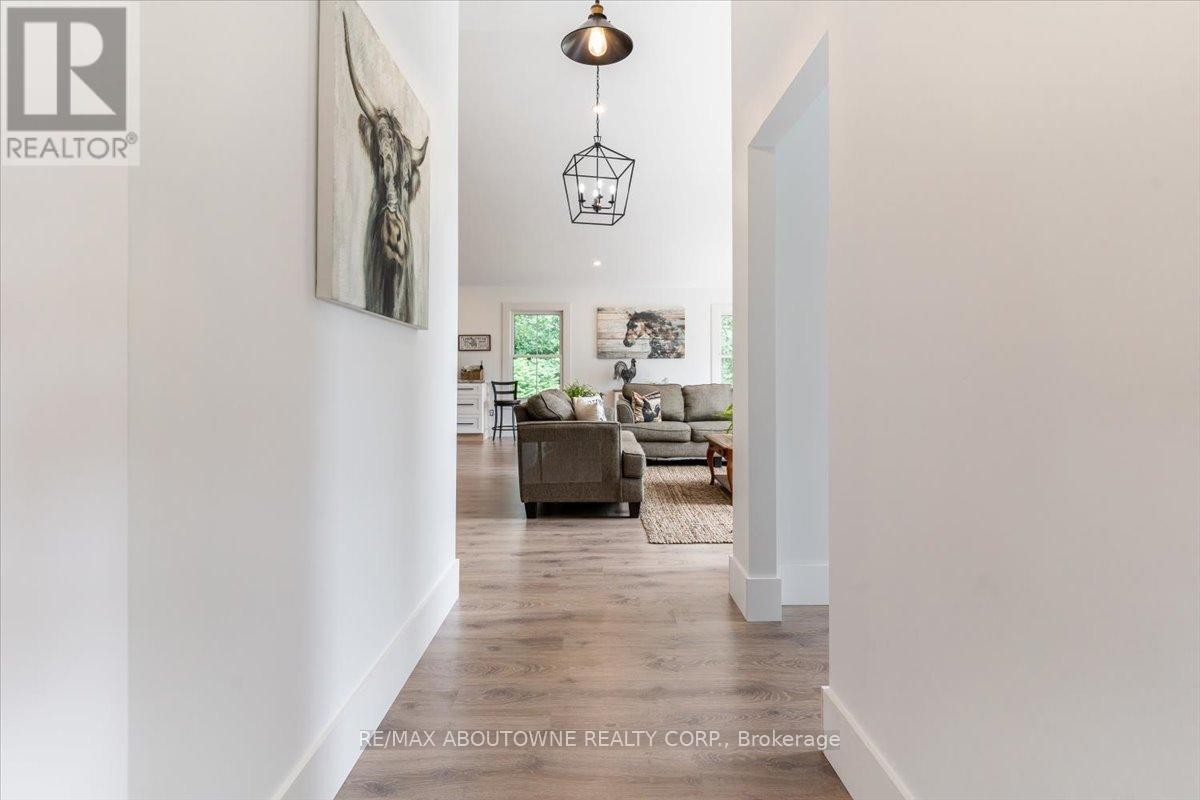 












674217 HURONTARIO STREET

,
Mono,




Ontario
L9W5R9


