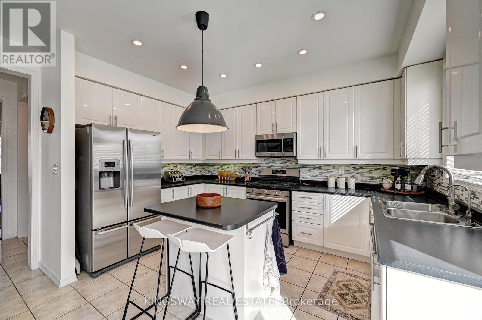 












222 BALDWIN DRIVE

,
Cambridge,




Ontario
N3C0B3


