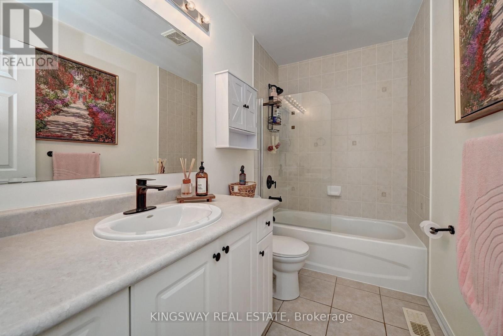 












222 BALDWIN DRIVE

,
Cambridge,




Ontario
N3C0B3

