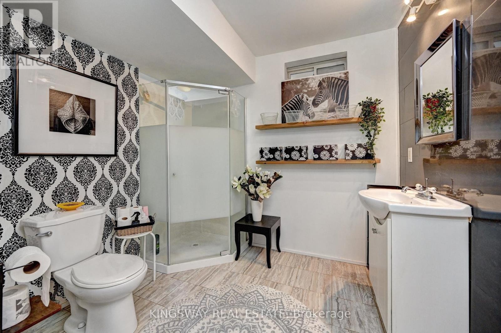 












222 BALDWIN DRIVE

,
Cambridge,




Ontario
N3C0B3

