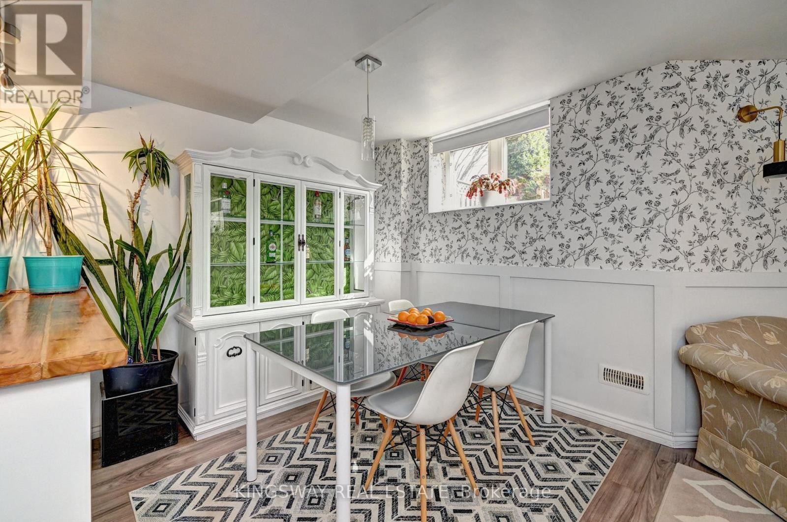












222 BALDWIN DRIVE

,
Cambridge,




Ontario
N3C0B3


