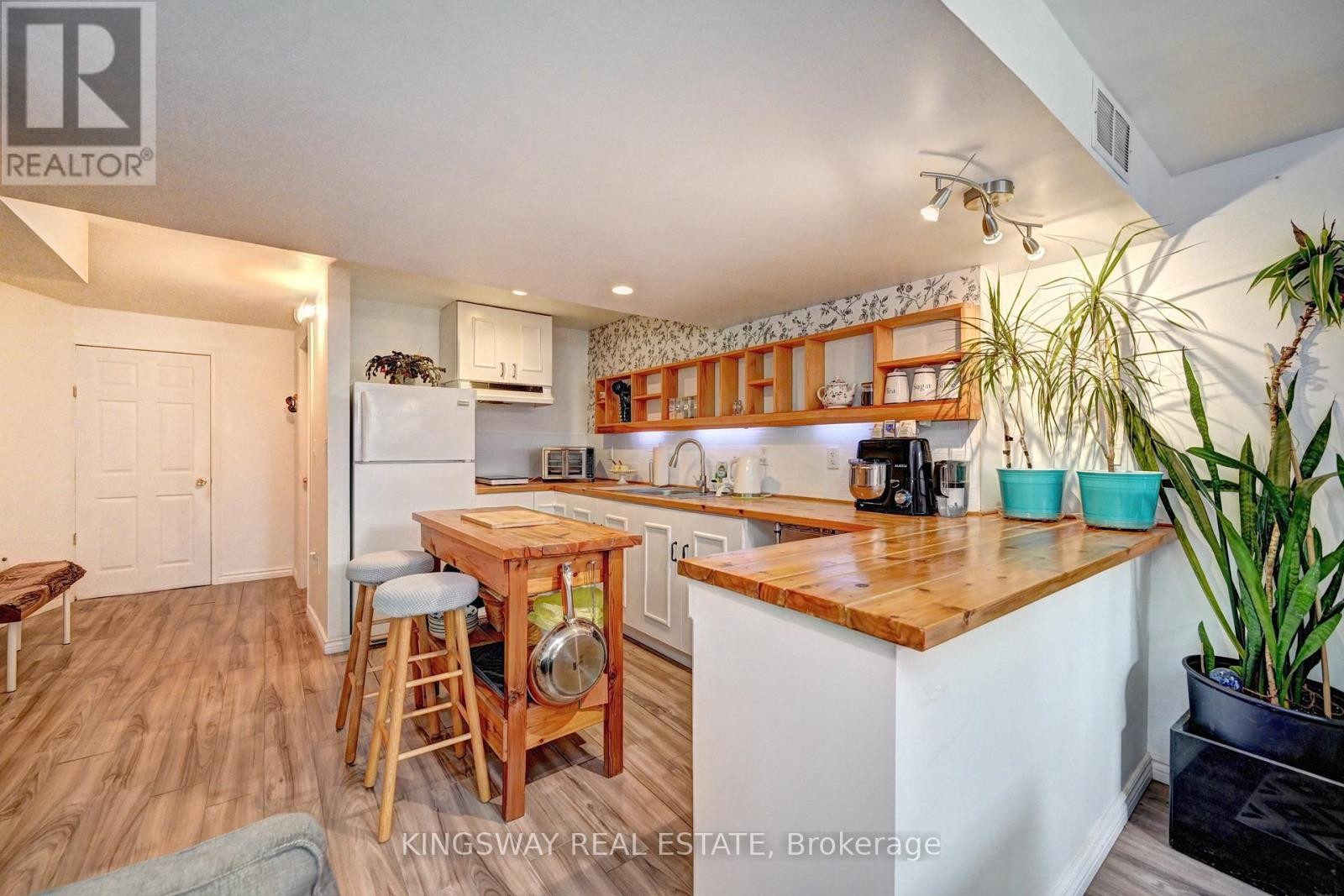 












222 BALDWIN DRIVE

,
Cambridge,




Ontario
N3C0B3


