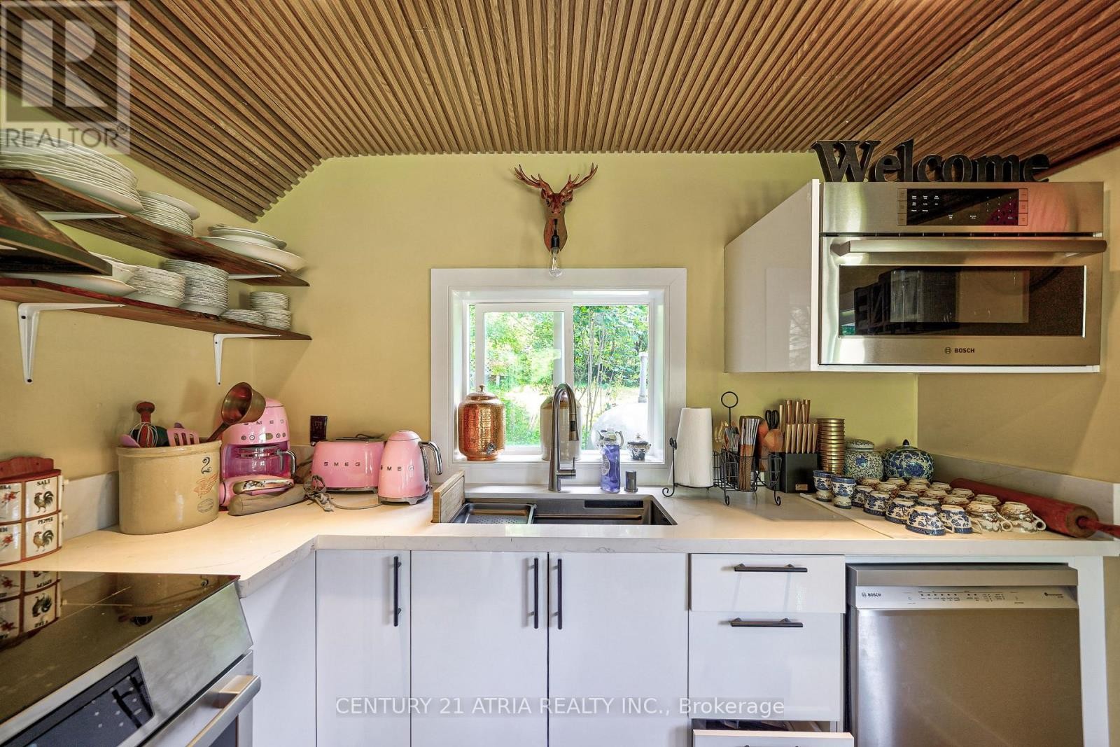 












785 MUSKOKA ROAD 169

,
Gravenhurst (Muskoka (S)),




Ontario
P1P0G1

