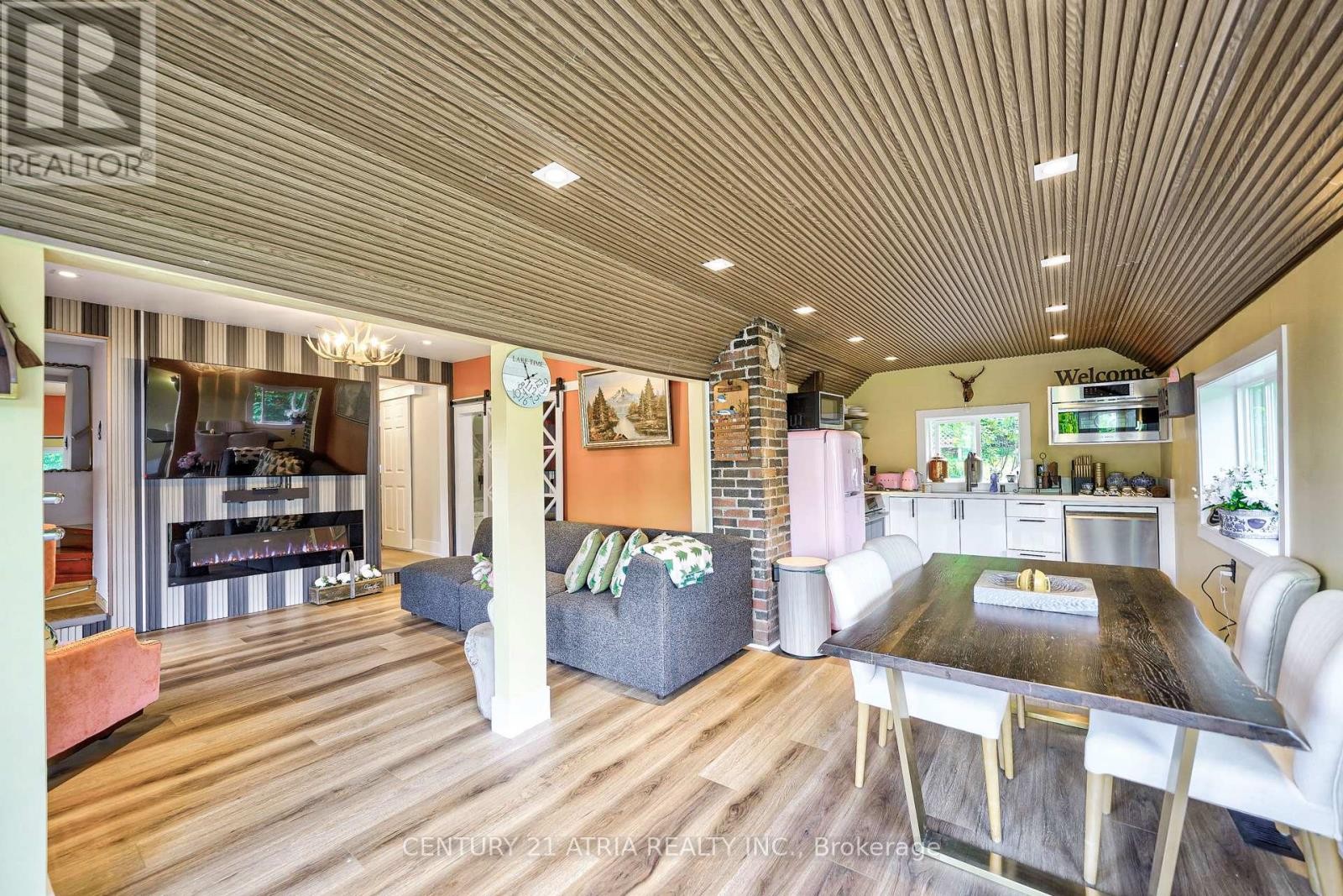 












785 MUSKOKA ROAD 169

,
Gravenhurst (Muskoka (S)),




Ontario
P1P0G1

