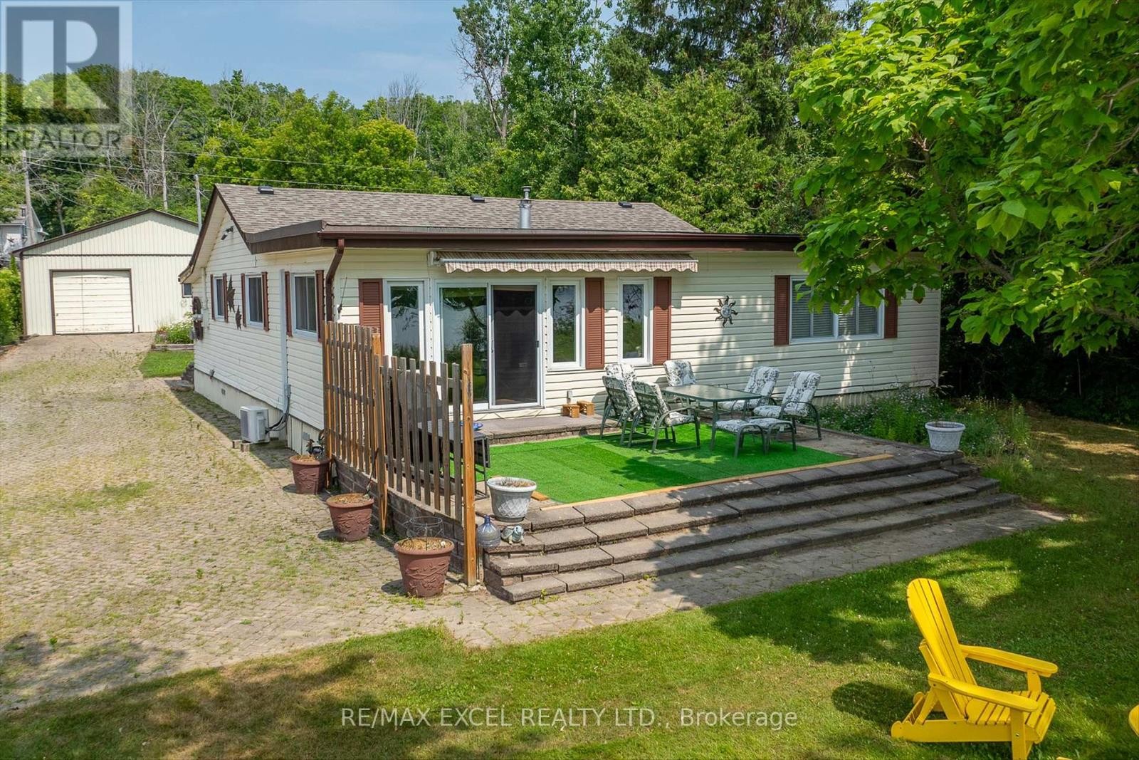 












665 NORTH SHORE DRIVE E

,
Otonabee-South Monaghan,




Ontario
P7B6B3

