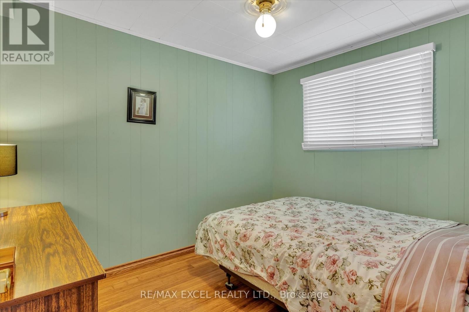 












665 NORTH SHORE DRIVE E

,
Otonabee-South Monaghan,




Ontario
P7B6B3

