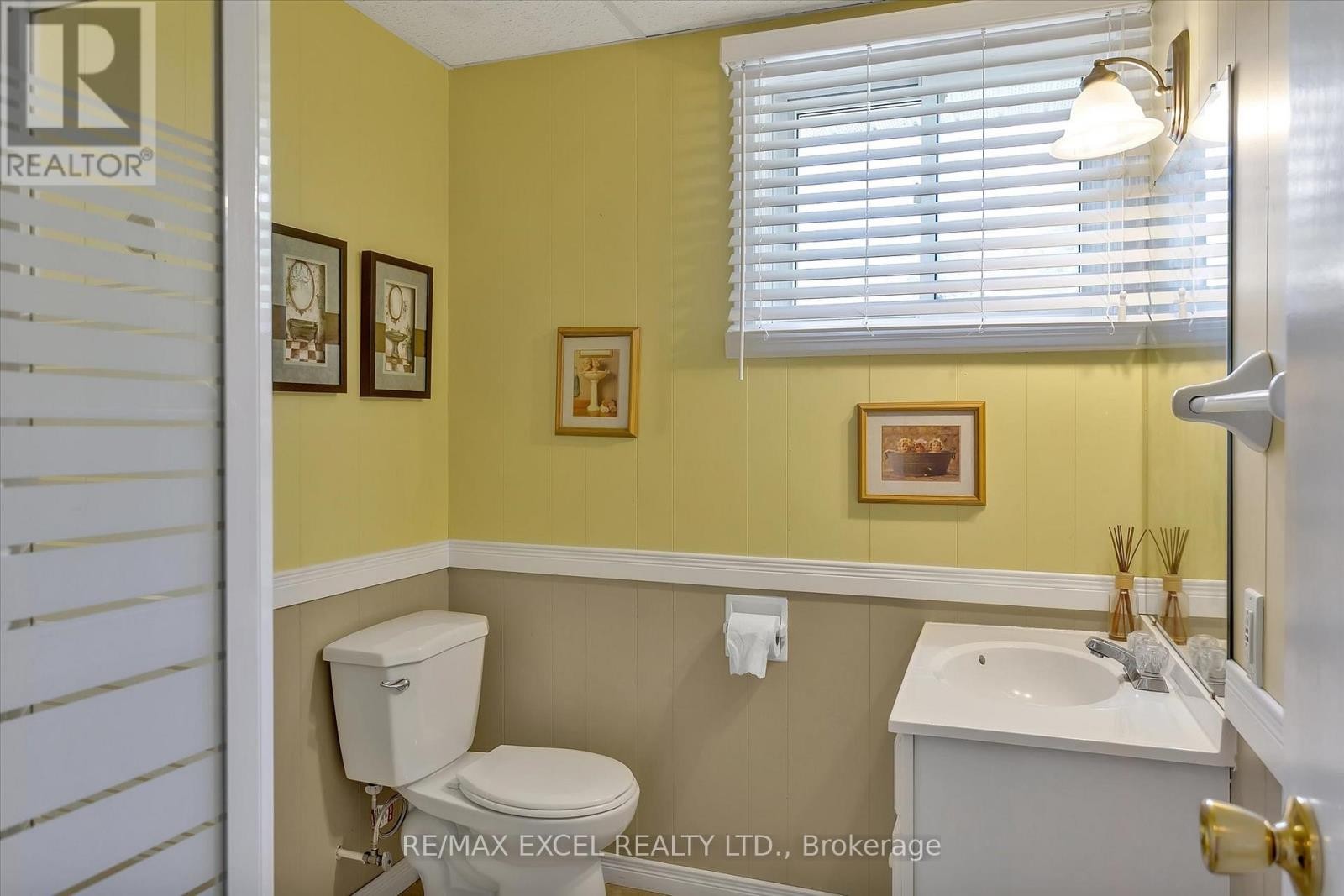












665 NORTH SHORE DRIVE E

,
Otonabee-South Monaghan,




Ontario
P7B6B3

