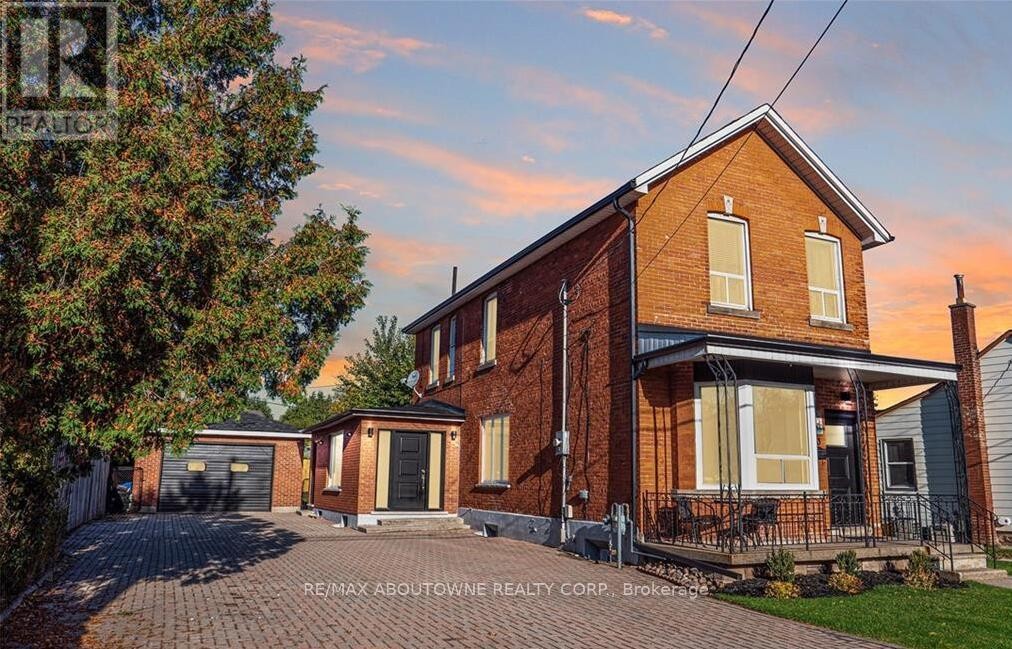 












43 CROOKS STREET

,
Hamilton (Strathcona),




Ontario
L8R2Z7

