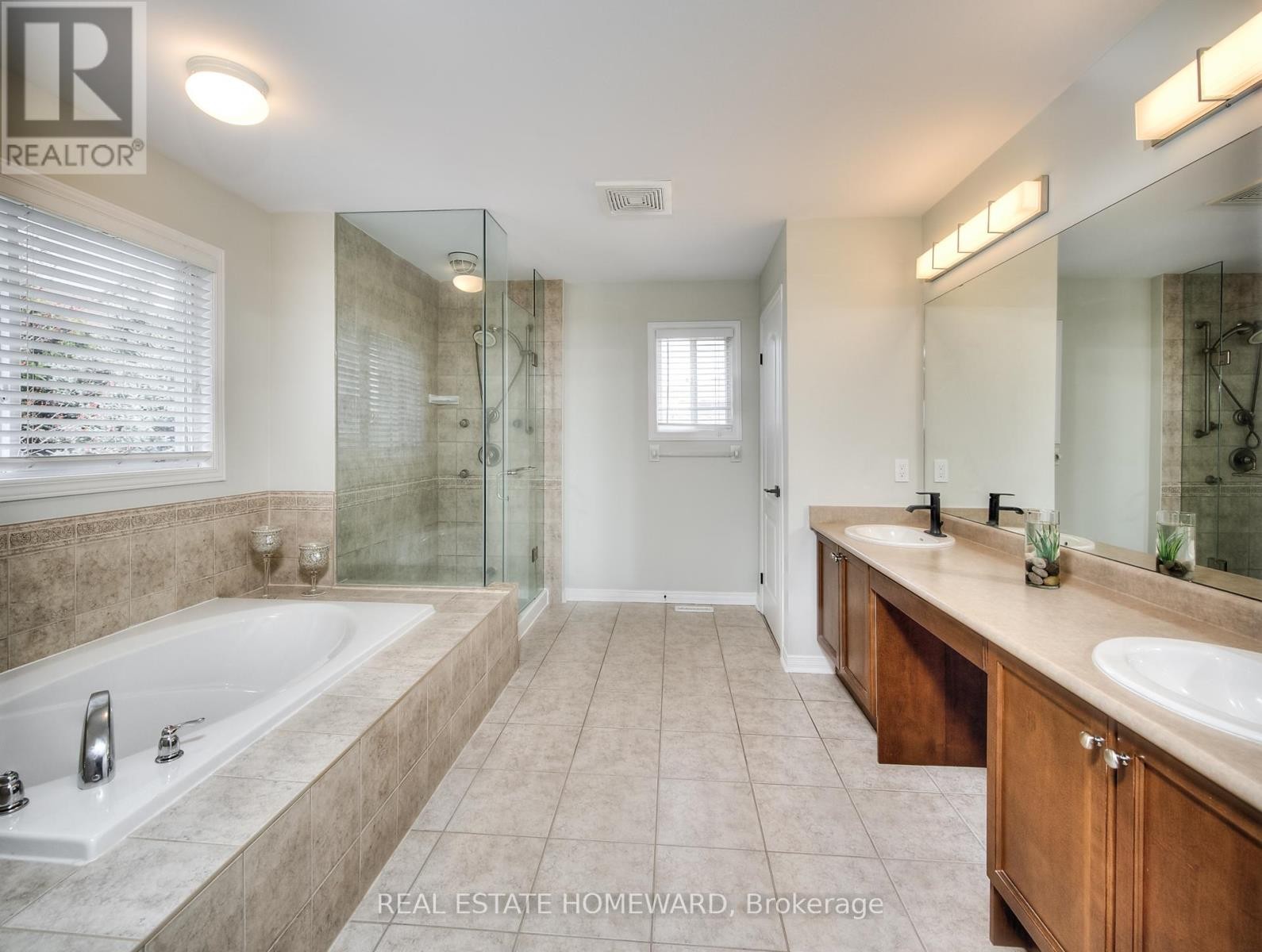 












225 RIDGEMERE COURT

,
Kitchener,




Ontario
N2P2V5

