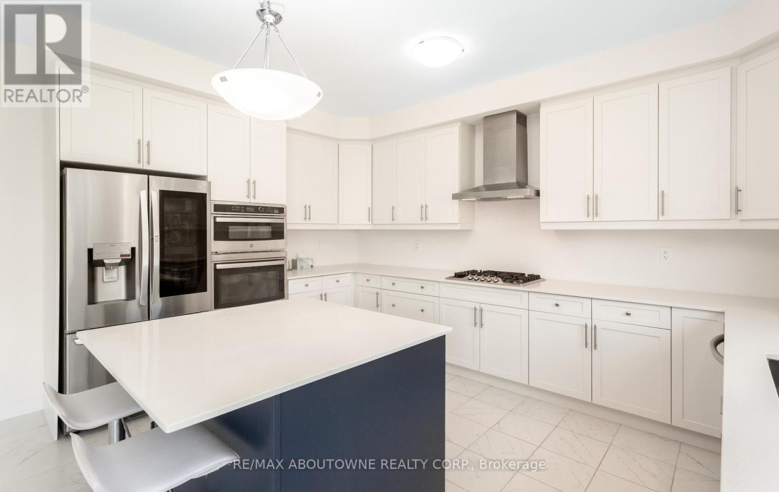 












10 MCGOVERN LANE

,
Brant (Paris),




Ontario
N3L0K3

