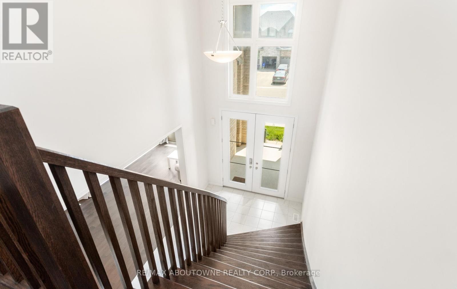 












10 MCGOVERN LANE

,
Brant (Paris),




Ontario
N3L0K3

